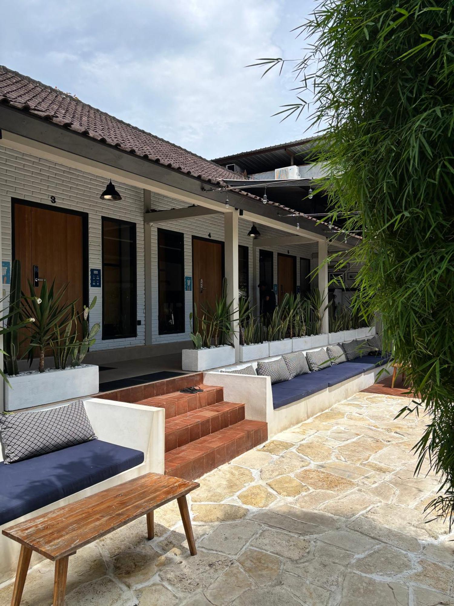 Lay Day Hostel Canggu Eksteriør billede